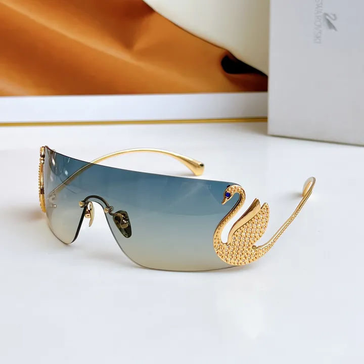 スーパーコピー スワロフスキー サングラス