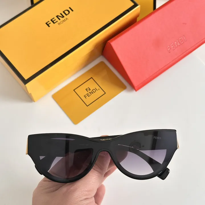 スーパーコピー フェンディ サングラス