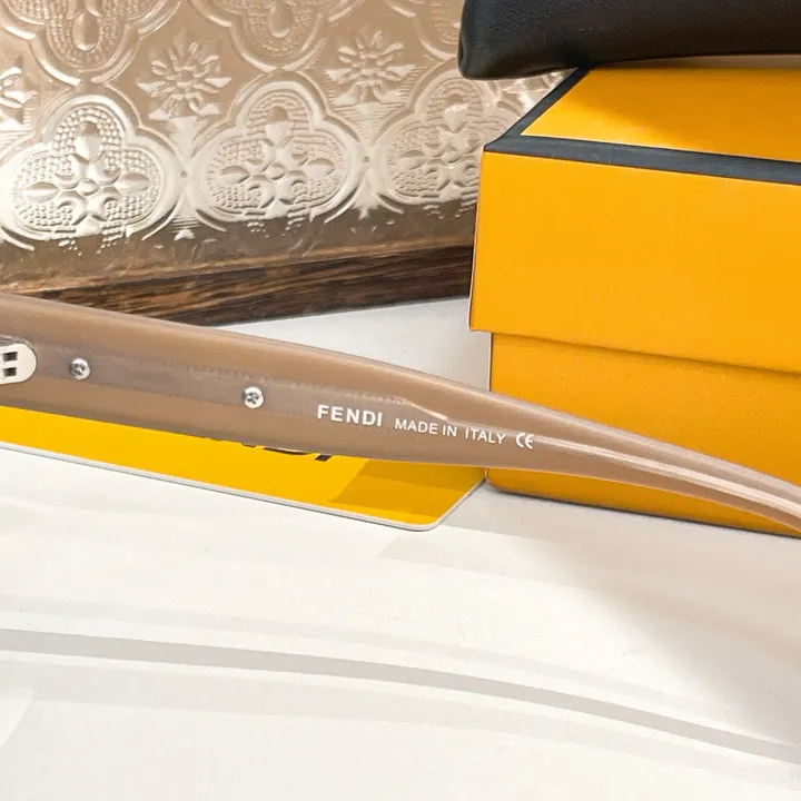 スーパーコピー フェンディ サングラス