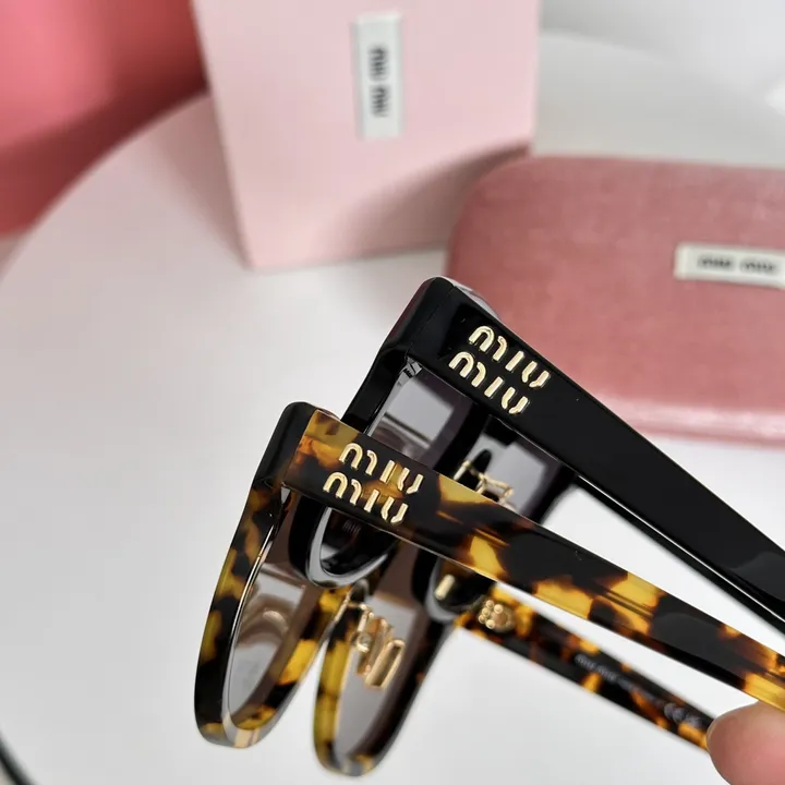 スーパーコピー ミュウミュウ サングラス