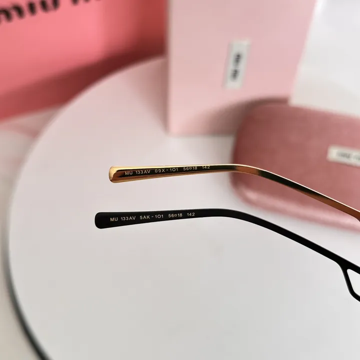 スーパーコピー ミュウミュウ サングラス