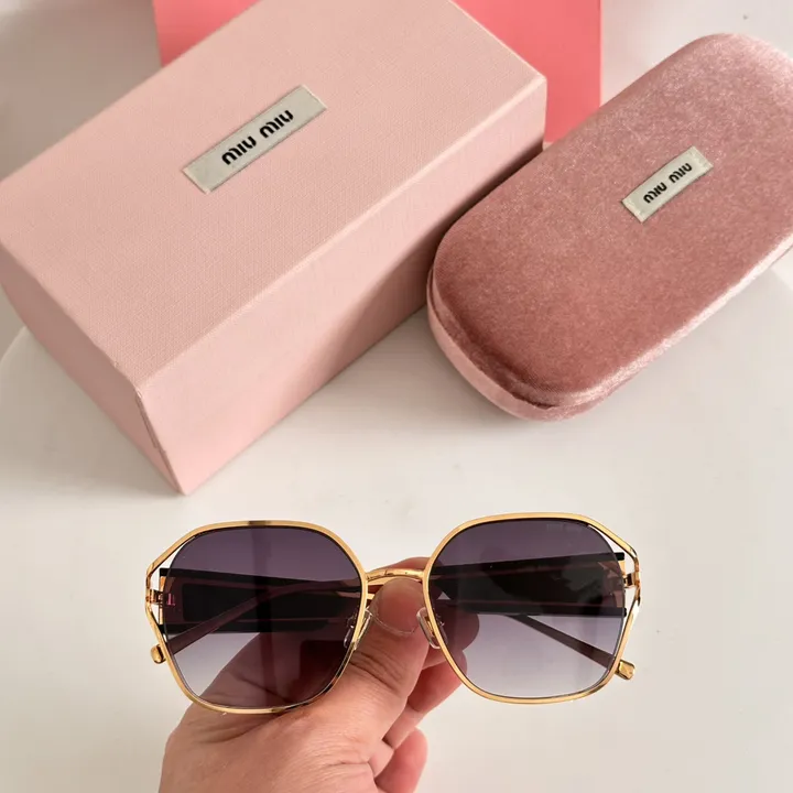 スーパーコピー ミュウミュウ サングラス