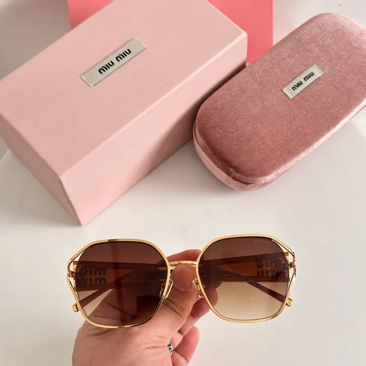 スーパーコピー ミュウミュウ サングラス