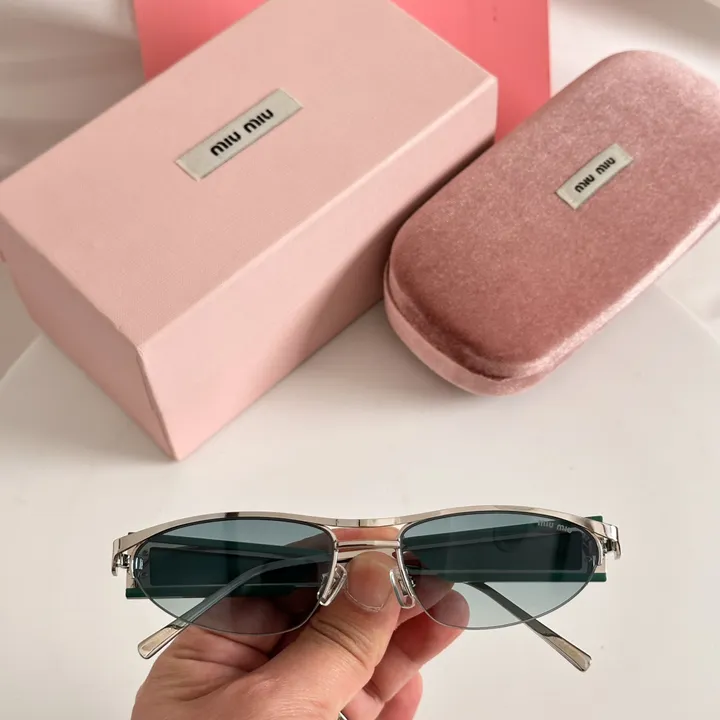 スーパーコピー ミュウミュウ サングラス