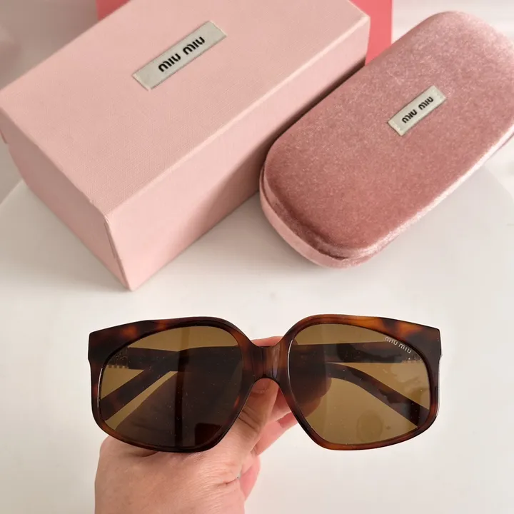 スーパーコピー ミュウミュウ サングラス