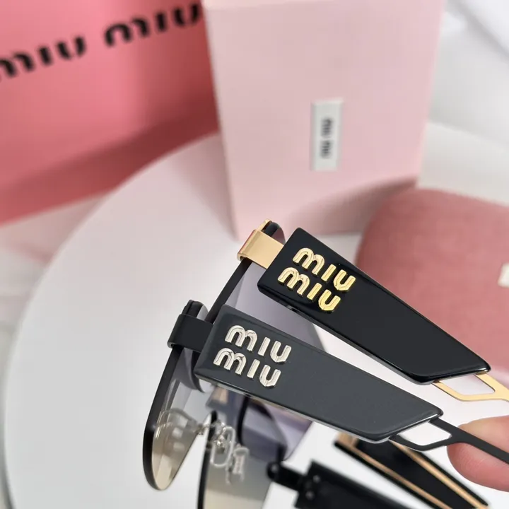 スーパーコピー ミュウミュウ サングラス