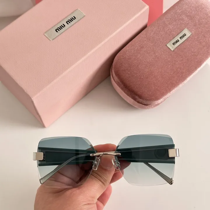 スーパーコピー ミュウミュウ サングラス