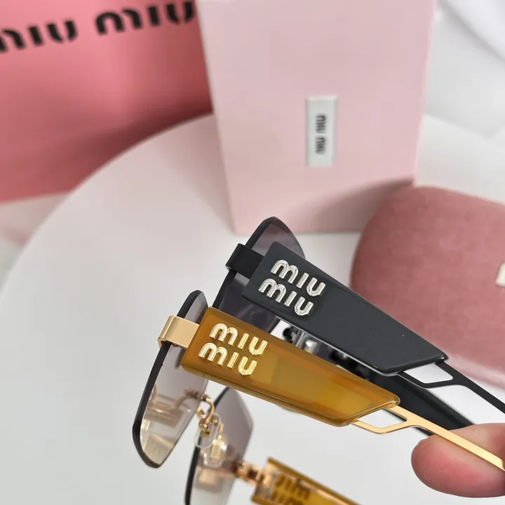 スーパーコピー ミュウミュウ サングラス