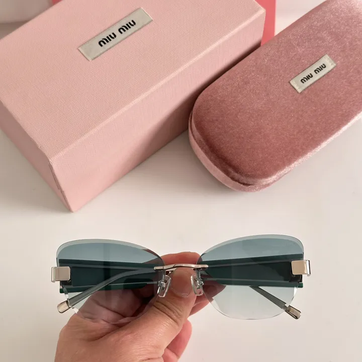 スーパーコピー ミュウミュウ サングラス