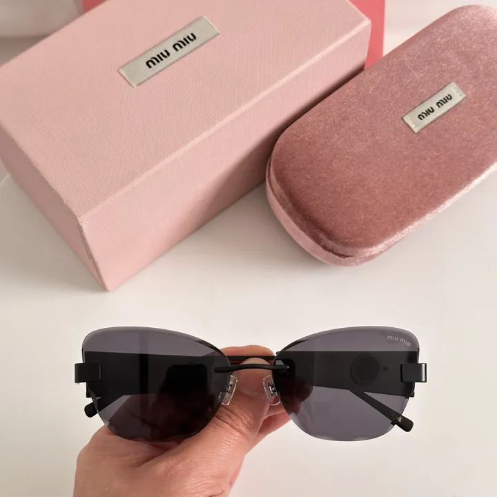 スーパーコピー ミュウミュウ サングラス
