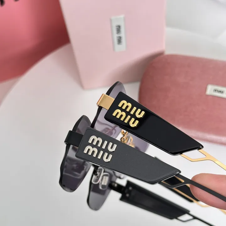 スーパーコピー ミュウミュウ サングラス