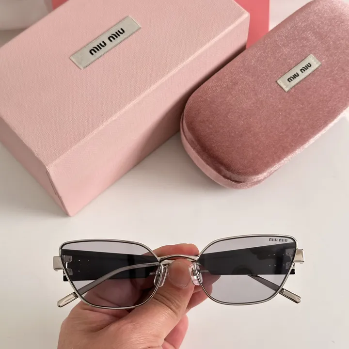 スーパーコピー ミュウミュウ サングラス