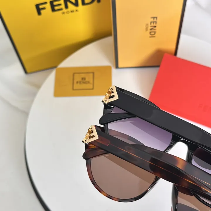 スーパーコピー フェンディ サングラス