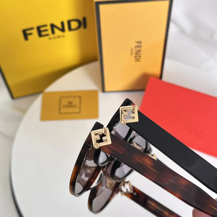 スーパーコピー フェンディ サングラス