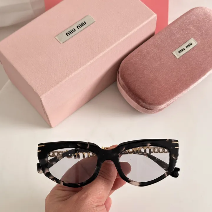 スーパーコピー ミュウミュウ サングラス