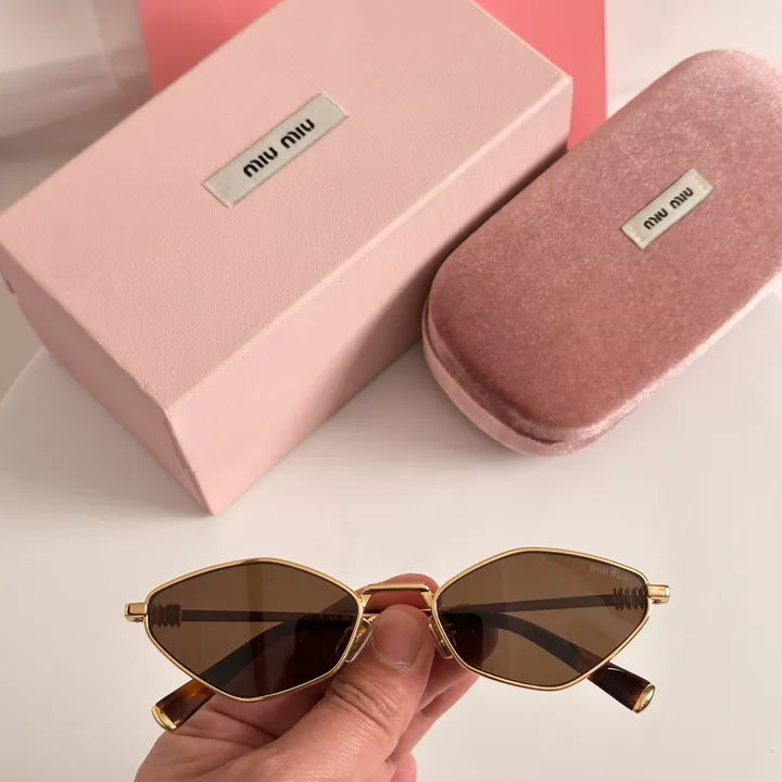 スーパーコピー ミュウミュウ サングラス