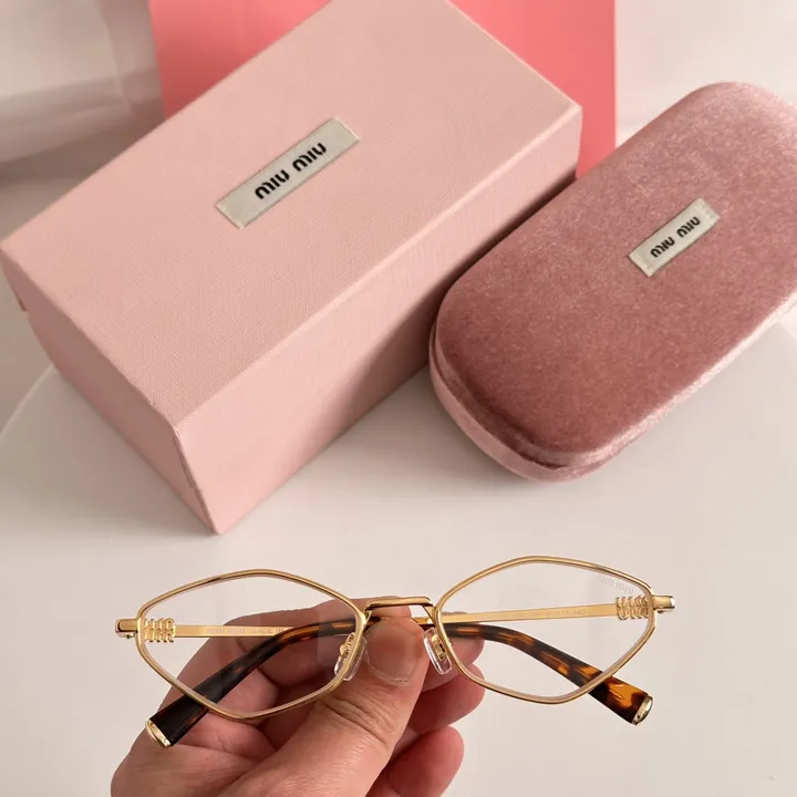 スーパーコピー ミュウミュウ サングラス