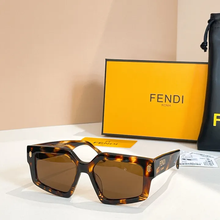 スーパーコピー フェンディ サングラス