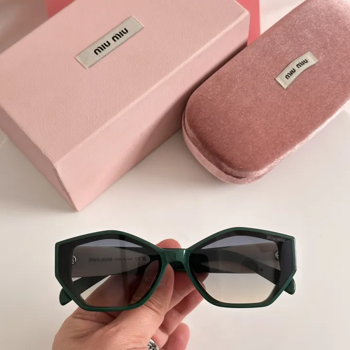 スーパーコピー ミュウミュウ サングラス