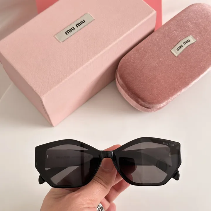 スーパーコピー ミュウミュウ サングラス