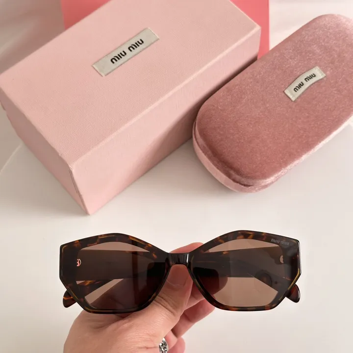 スーパーコピー ミュウミュウ サングラス