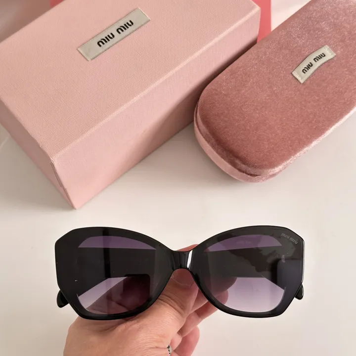 スーパーコピー ミュウミュウ サングラス