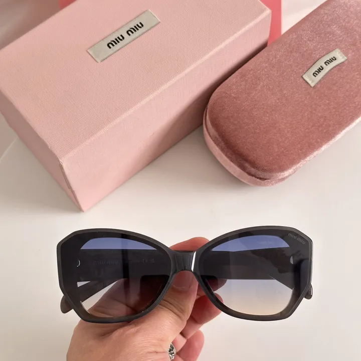 スーパーコピー ミュウミュウ サングラス