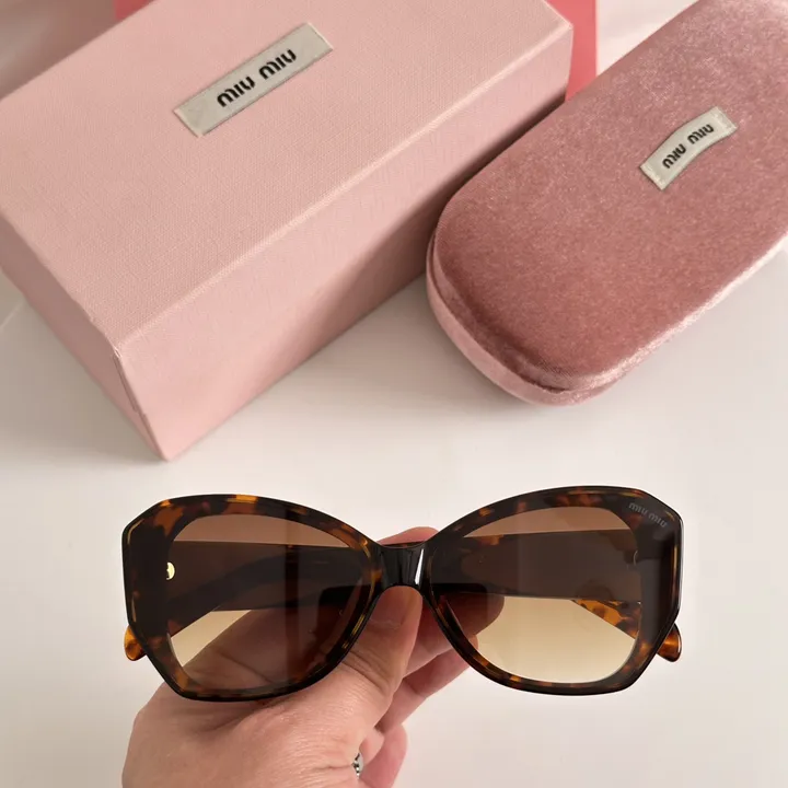 スーパーコピー ミュウミュウ サングラス