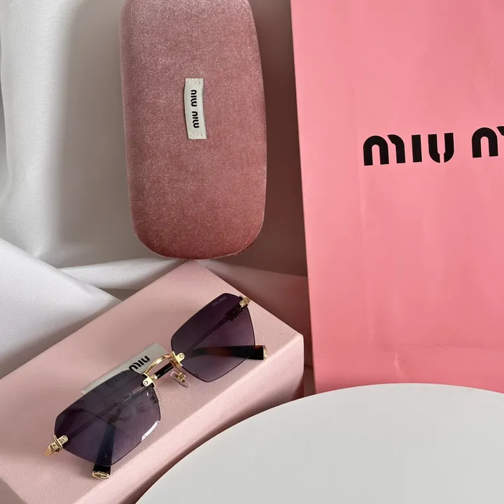 スーパーコピー ミュウミュウ サングラス