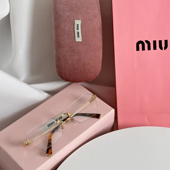 スーパーコピー ミュウミュウ サングラス