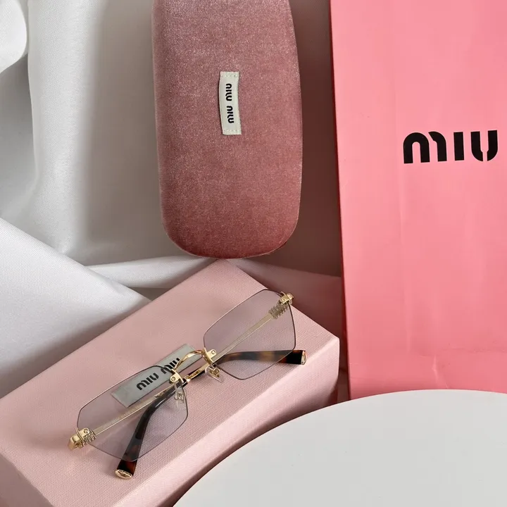 スーパーコピー ミュウミュウ サングラス