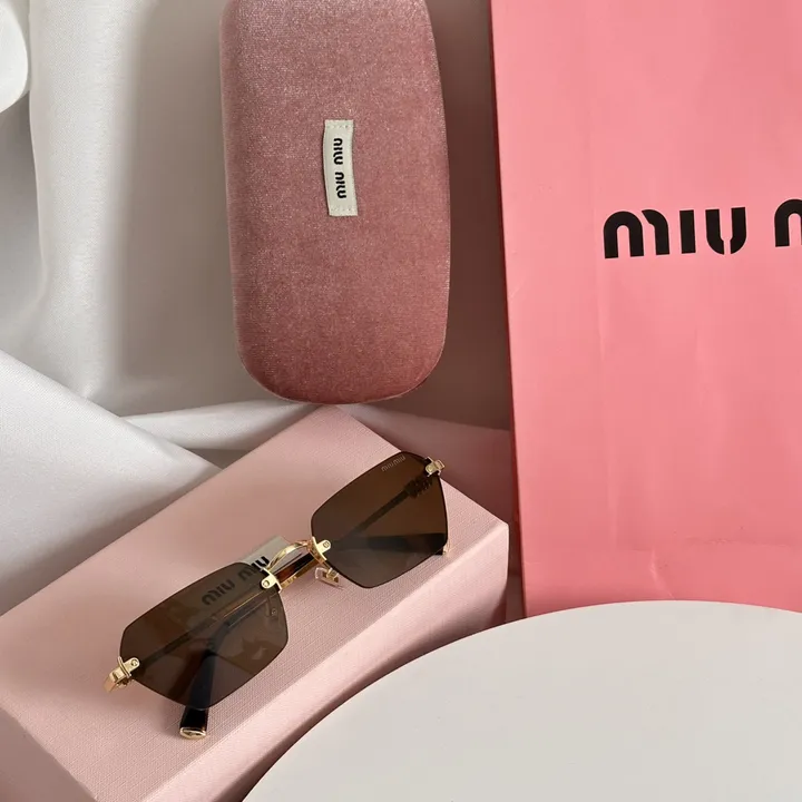 スーパーコピー ミュウミュウ サングラス