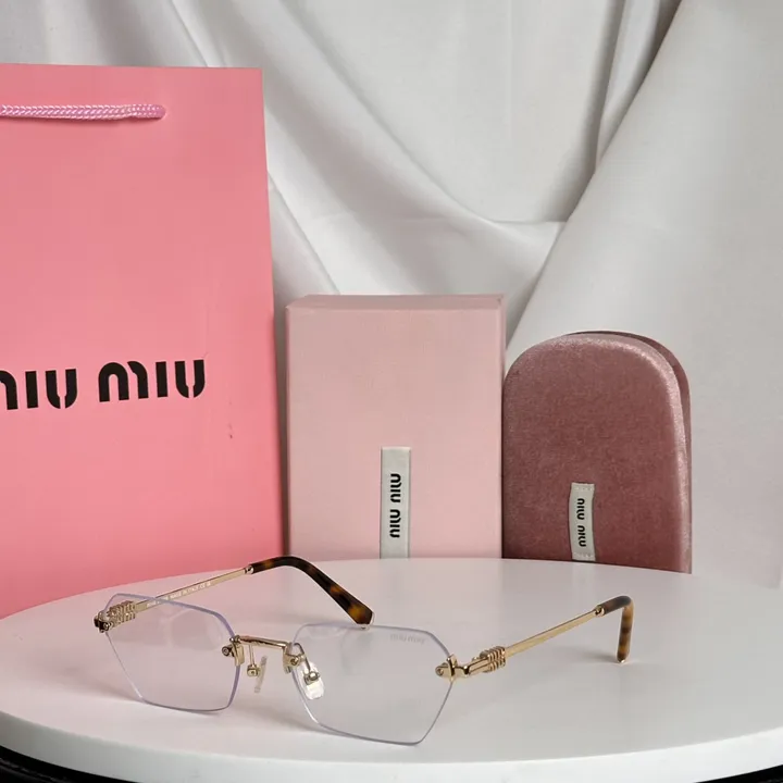 スーパーコピー ミュウミュウ サングラス