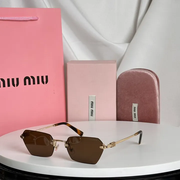 スーパーコピー ミュウミュウ サングラス