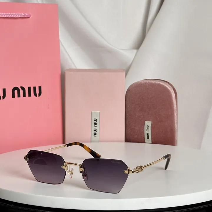 スーパーコピー ミュウミュウ サングラス
