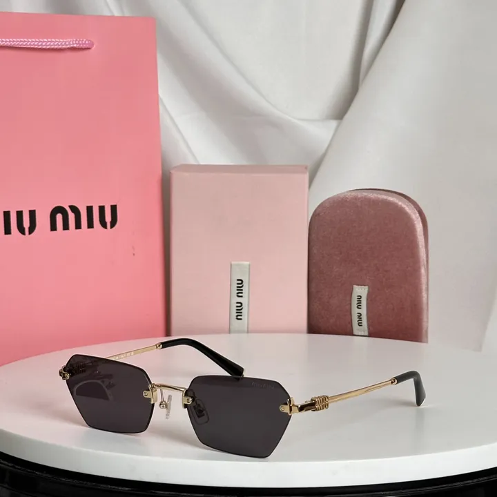 スーパーコピー ミュウミュウ サングラス