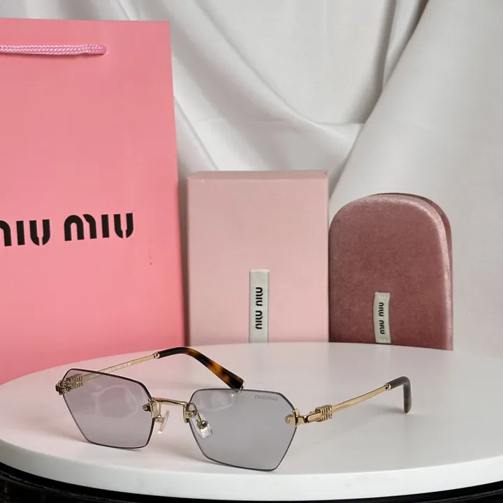 スーパーコピー ミュウミュウ サングラス