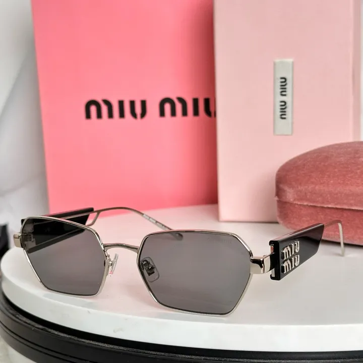 スーパーコピー ミュウミュウ サングラス