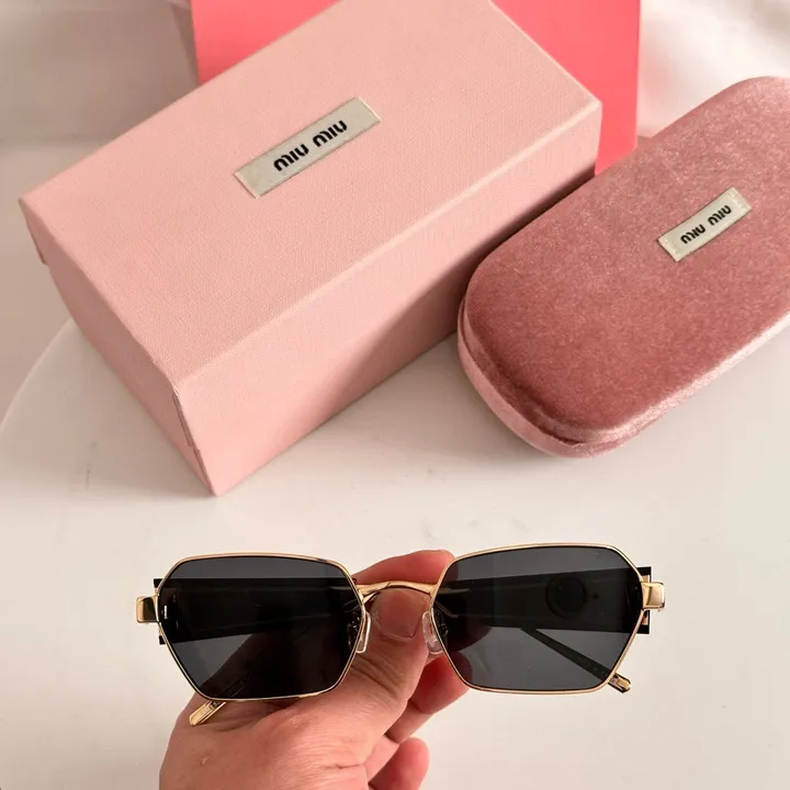 スーパーコピー ミュウミュウ サングラス