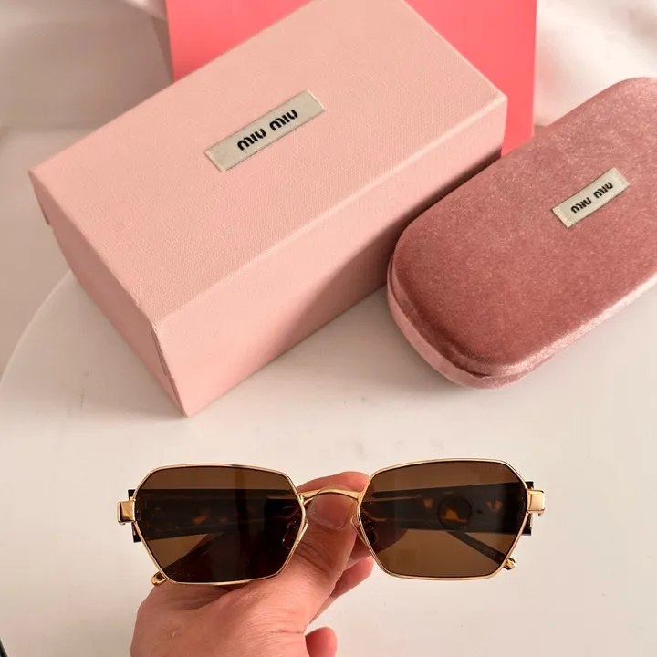 スーパーコピー ミュウミュウ サングラス