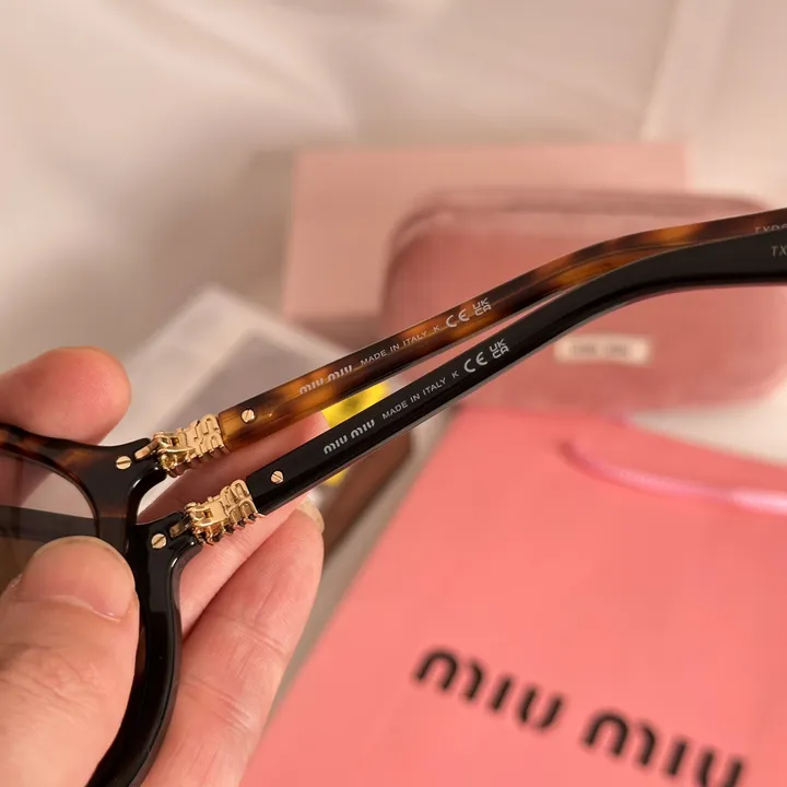 スーパーコピー ミュウミュウ サングラス