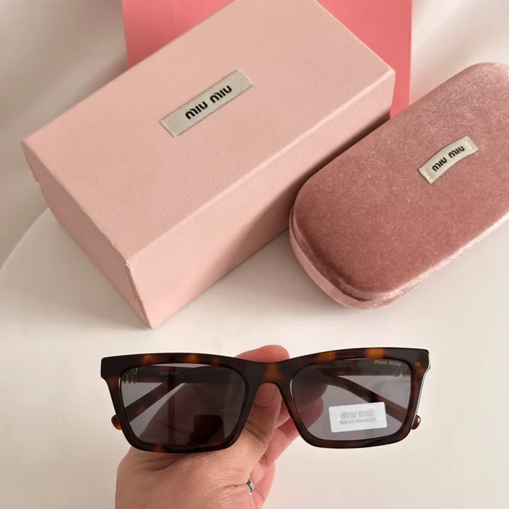 スーパーコピー ミュウミュウ サングラス