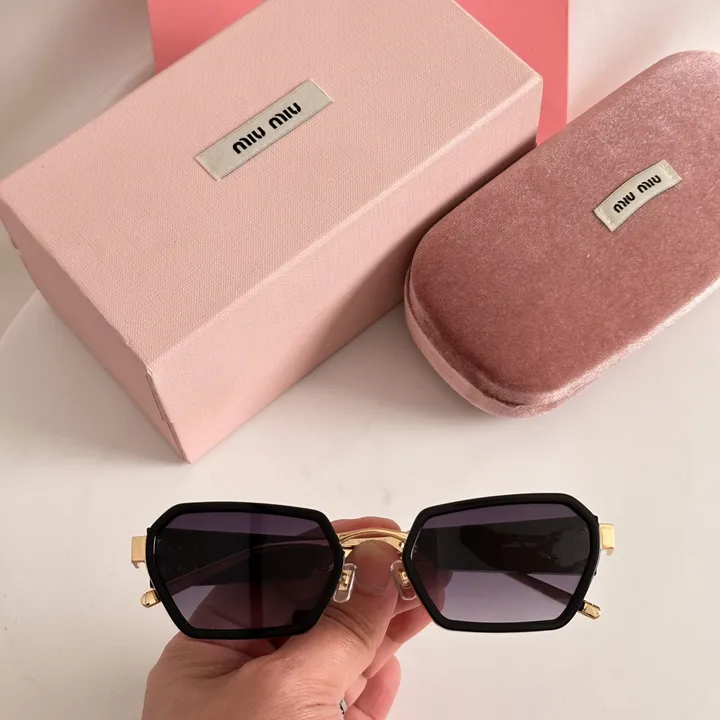 スーパーコピー ミュウミュウ サングラス