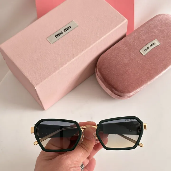 スーパーコピー ミュウミュウ サングラス