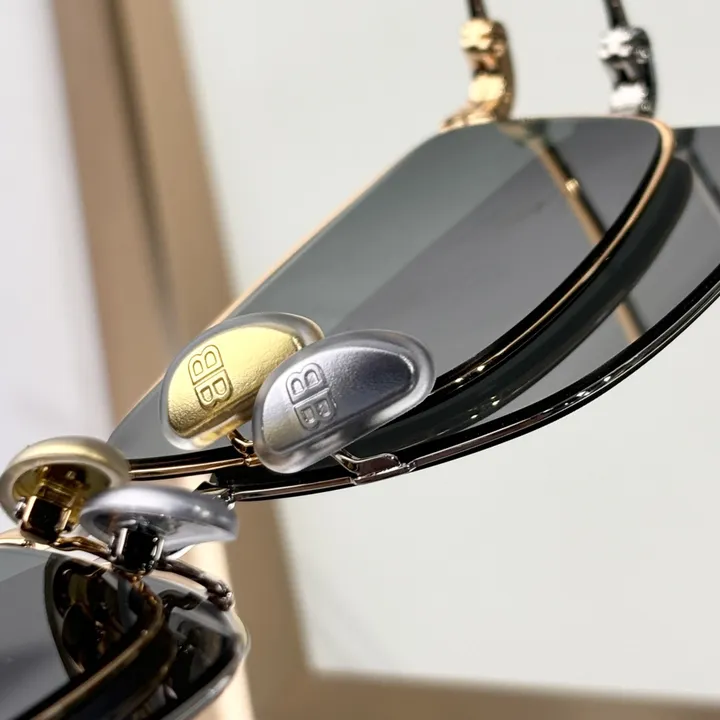 スーパーコピー バレンシアガ サングラス