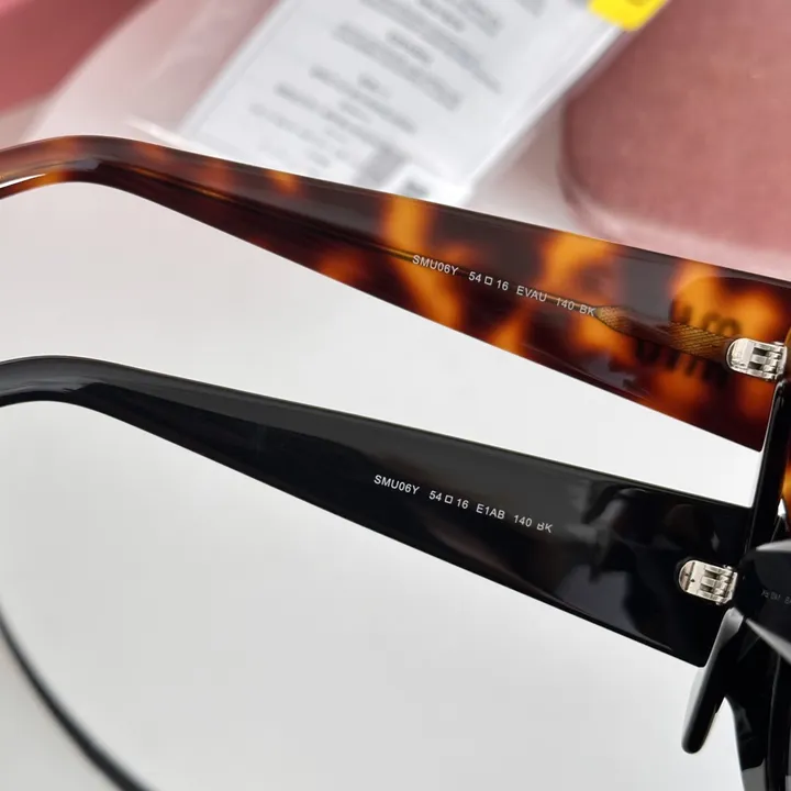 スーパーコピー ミュウミュウ サングラス