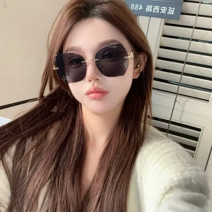 スーパーコピー スワロフスキー サングラス