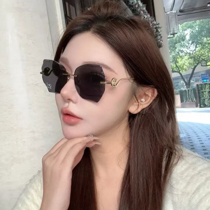 スーパーコピー スワロフスキー サングラス