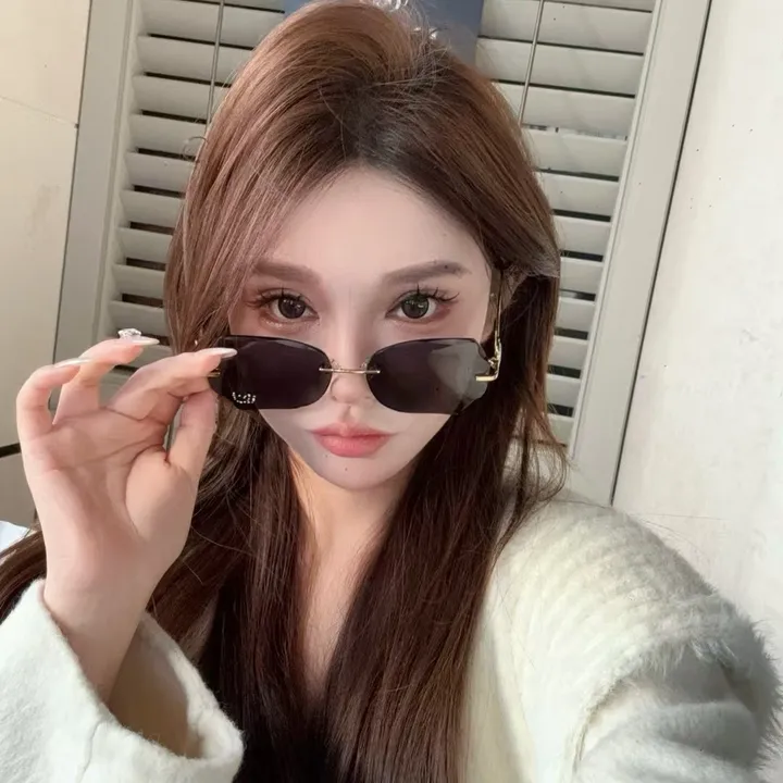 スーパーコピー スワロフスキー サングラス