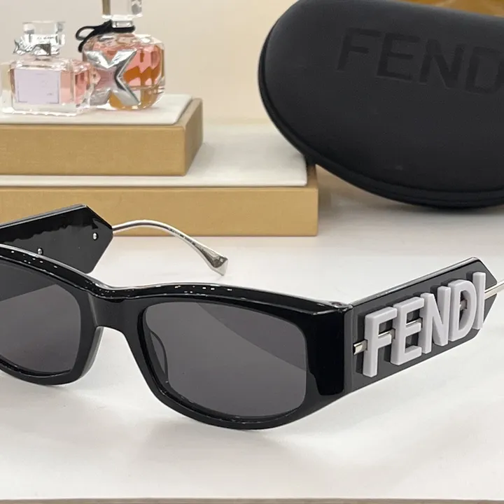 スーパーコピー フェンディ サングラス